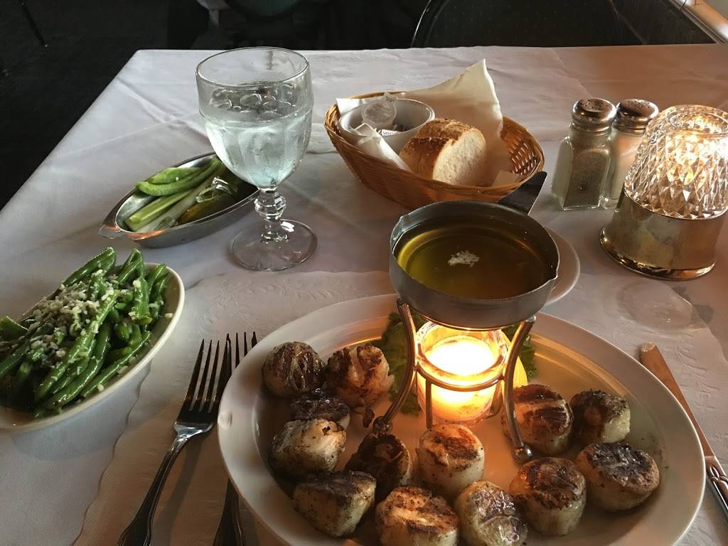 The Steakout | restaurant | 6300 Industrial Loop, Greendale, WI 53129, USA | 4144217200 OR +1 414-421-7200