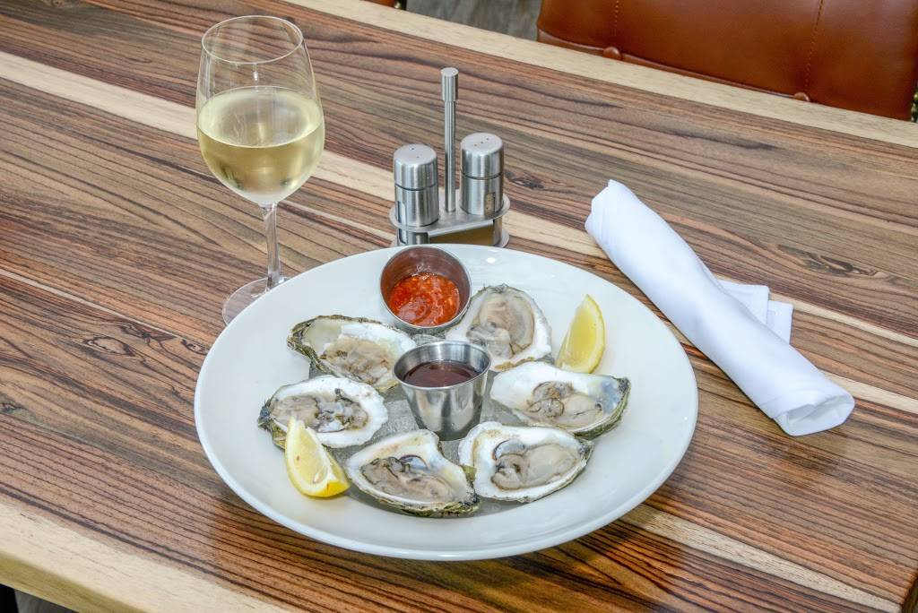 GW Carsons | restaurant | 308 E Main St, Branford, CT 06405, USA | 2032081469 OR +1 203-208-1469