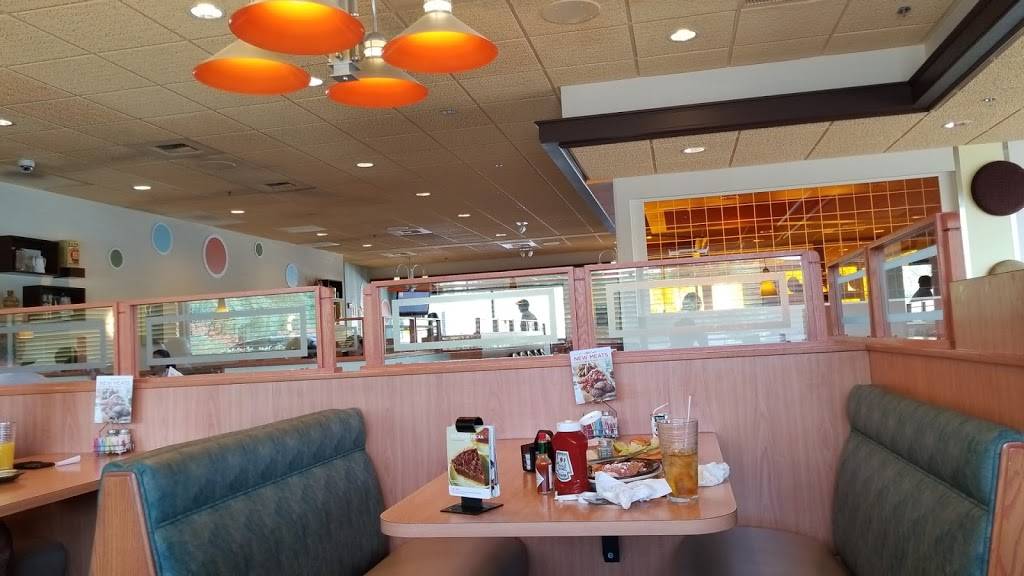 Village Inn | bakery | 2700 N Litchfield Rd, Goodyear, AZ 85338, USA | 6235355704 OR +1 623-535-5704