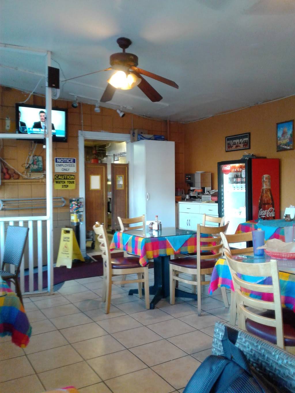 El Tapatio | restaurant | 926 S San Fernando Blvd, Burbank, CA 91502, USA | 8185670229 OR +1 818-567-0229