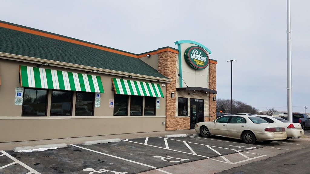 Perkins Restaurant & Bakery | restaurant | 5835 E Arrowhead Pl, Sioux Falls, SD 57110, USA | 6052714896 OR +1 605-271-4896