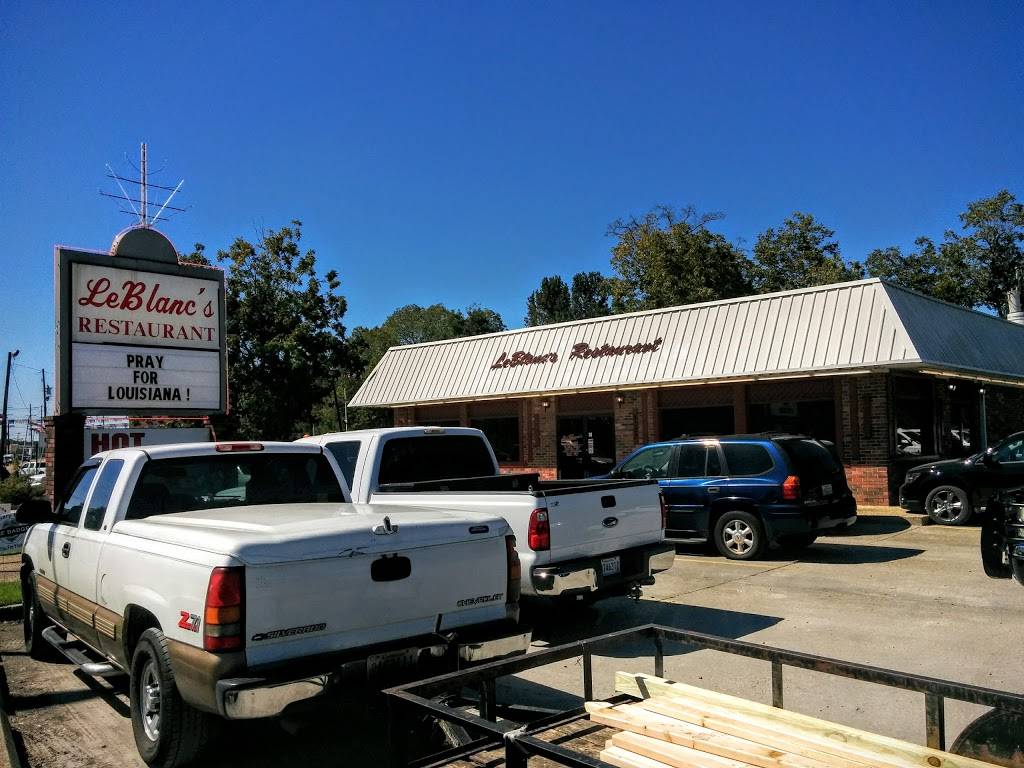 Le Blancs Drive Inn | restaurant | 4123 LA-19, Zachary, LA 70791, USA | 2256549928 OR +1 225-654-9928