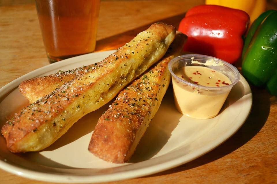 Wicks Pizza Parlor and Pub | restaurant | 12717 Shelbyville Rd, Louisville, KY 40243, USA | 5023279425 OR +1 502-327-9425