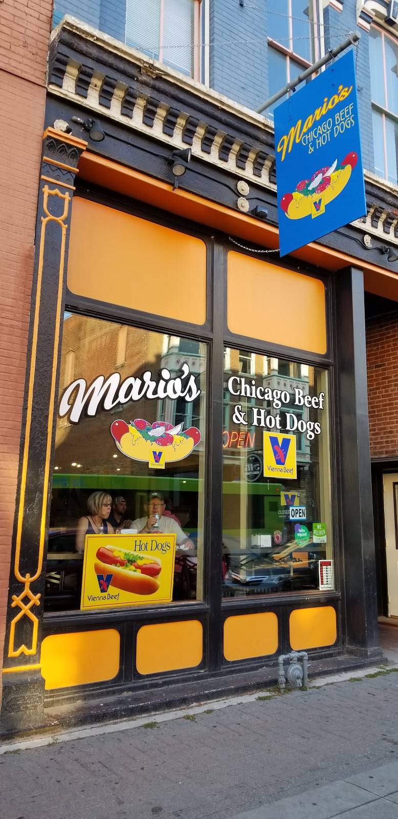Marios Chicago Beef & Hot Dogs | restaurant | 118 3rd St S, La Crosse, WI 54601, USA | 6085191665 OR +1 608-519-1665