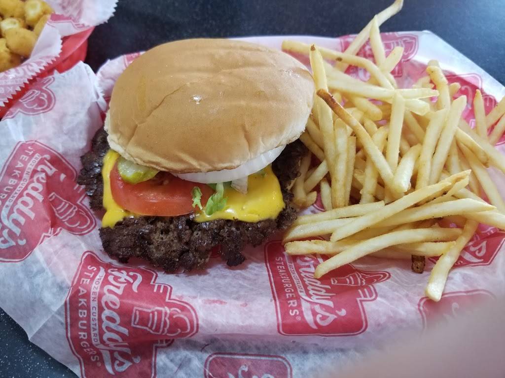 Freddys Frozen Custard & Steakburgers | restaurant | 17303 West US 10, San Antonio, TX 78257, USA | 2108771400 OR +1 210-877-1400