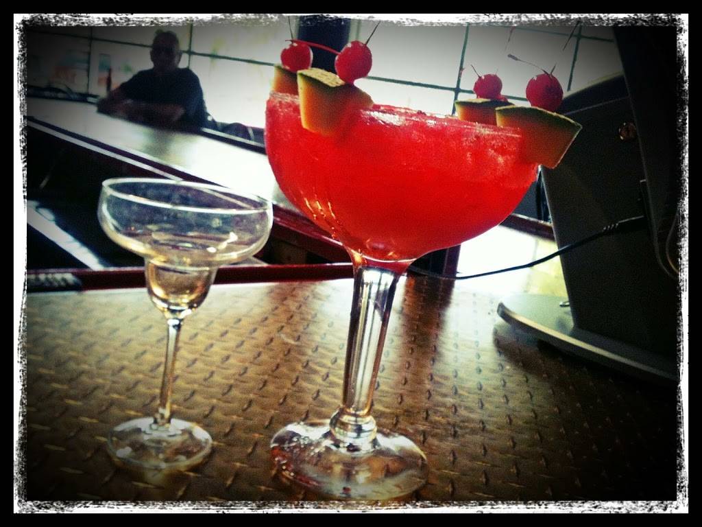 Victory Lane Cafe | restaurant | 4120 Hancock Bridge Pkwy, North Fort Myers, FL 33903, USA | 2399950340 OR +1 239-995-0340