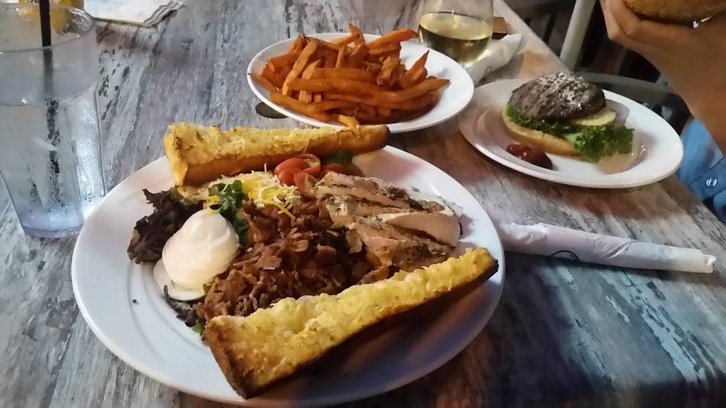 Bulldog Ale House | restaurant | 6606 N Sheridan Rd, Chicago, IL 60626, USA | 7732749331 OR +1 773-274-9331