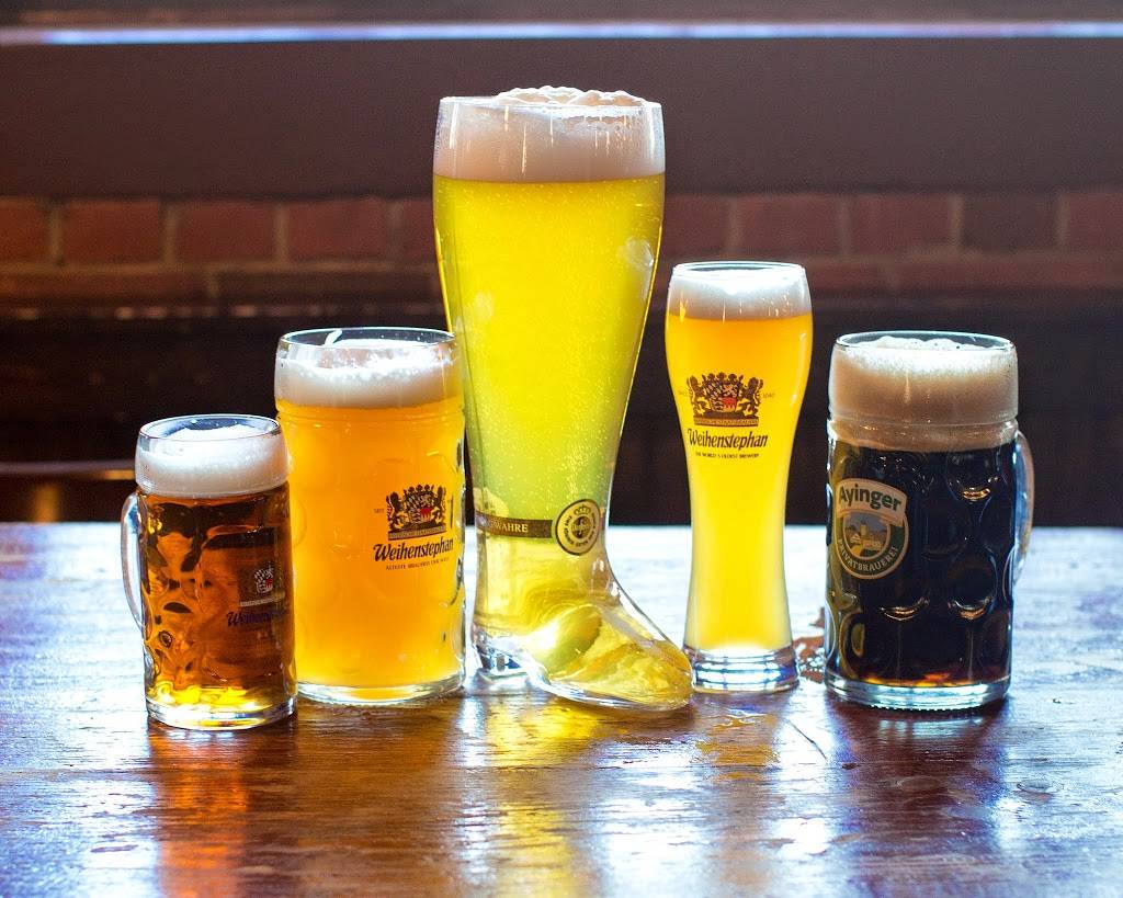 Hessen Haus | restaurant | 101 SW 4th St, Des Moines, IA 50309, USA | 5152882520 OR +1 515-288-2520