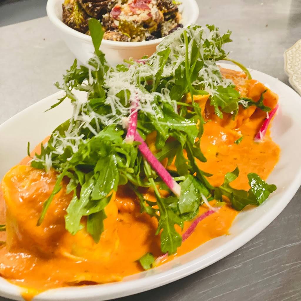 Vic & Olas | restaurant | 20775 N Pima Rd Unit 110, Scottsdale, AZ 85255, USA | 4805132048 OR +1 480-513-2048