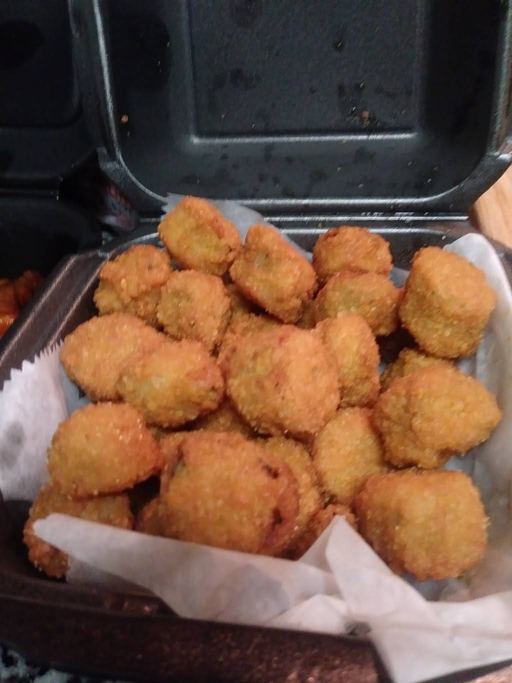 Wings Xpress | restaurant | 1911 E Bearss Ave, Tampa, FL 33613, USA | 8139714141 OR +1 813-971-4141