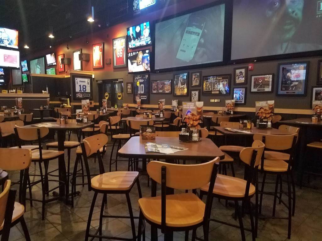 Buffalo Wild Wings | meal takeaway | 909 S Clearview Pkwy, Jefferson, LA 70121, USA | 5042077563 OR +1 504-207-7563