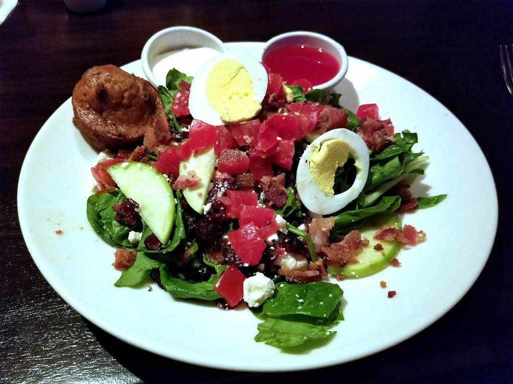 Village Tavern | meal takeaway | 101 Summit Blvd, Birmingham, AL 35243, USA | 2059701640 OR +1 205-970-1640