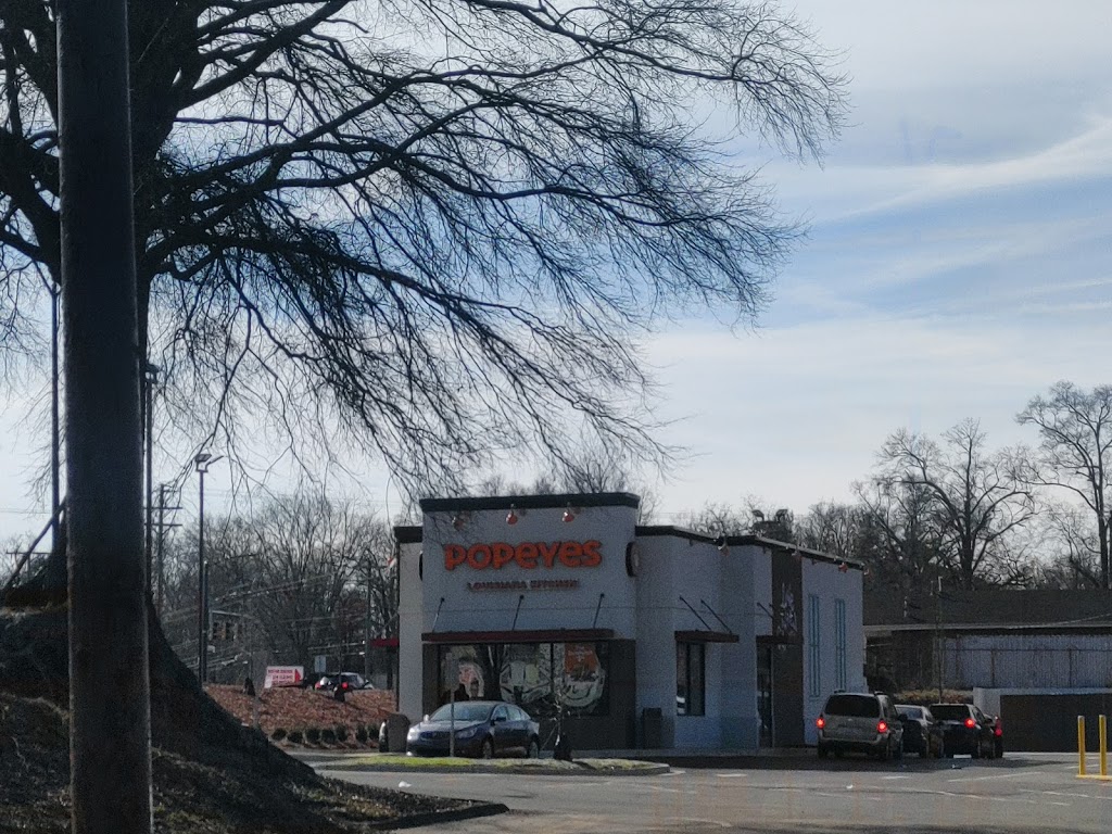 Popeyes Louisiana Kitchen | restaurant | 6107 The Plaza, Charlotte, NC 28215, USA | 9804063462 OR +1 980-406-3462