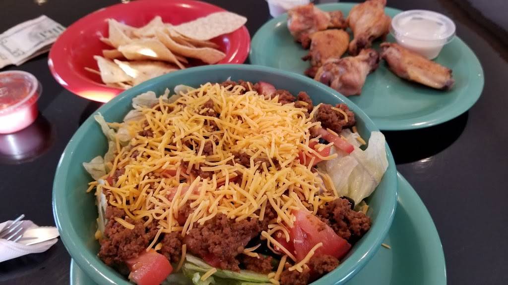 Auntie Vs Pizzeria | restaurant | 2193 Wilson Sharpsville Rd, Cortland, OH 44410, USA | 3306371300 OR +1 330-637-1300