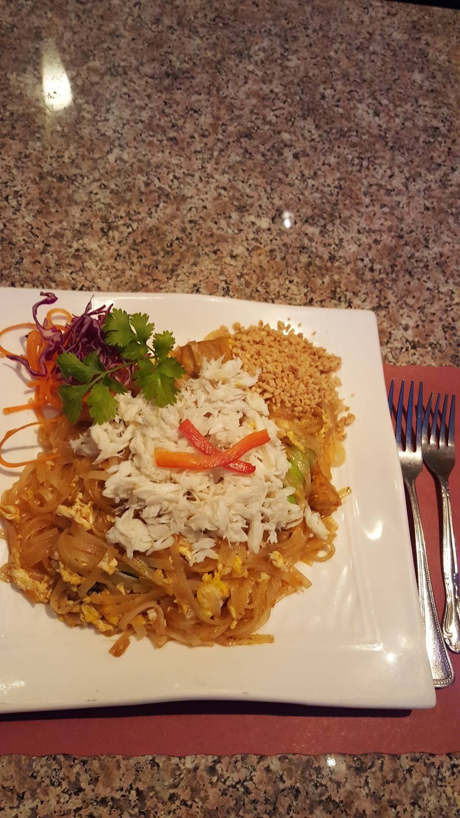 Patpong | restaurant | 2415 Clement St, San Francisco, CA 94121, USA | 4153799726 OR +1 415-379-9726