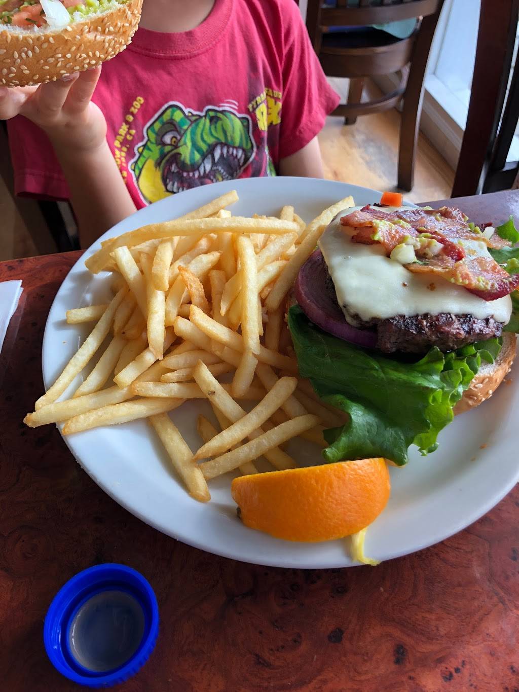 Woodies Café | restaurant | 25 Municipal Wharf, Santa Cruz, CA 95060, USA | 8314219410 OR +1 831-421-9410