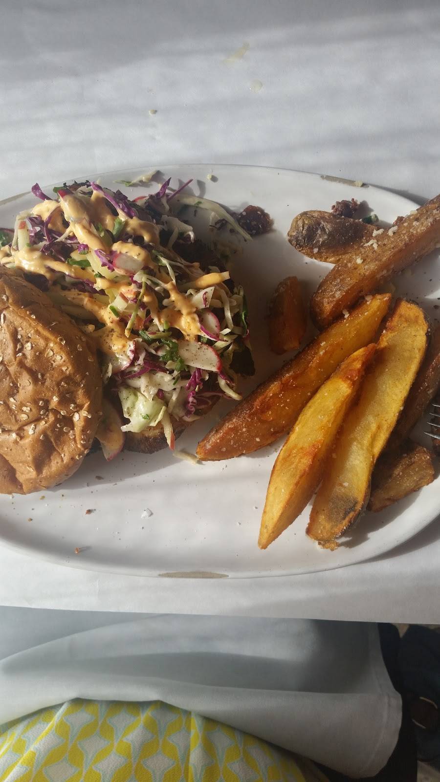 Livia Italian Eatery | restaurant | 207 S 3rd St, Geneva, IL 60134, USA | 6304026444 OR +1 630-402-6444