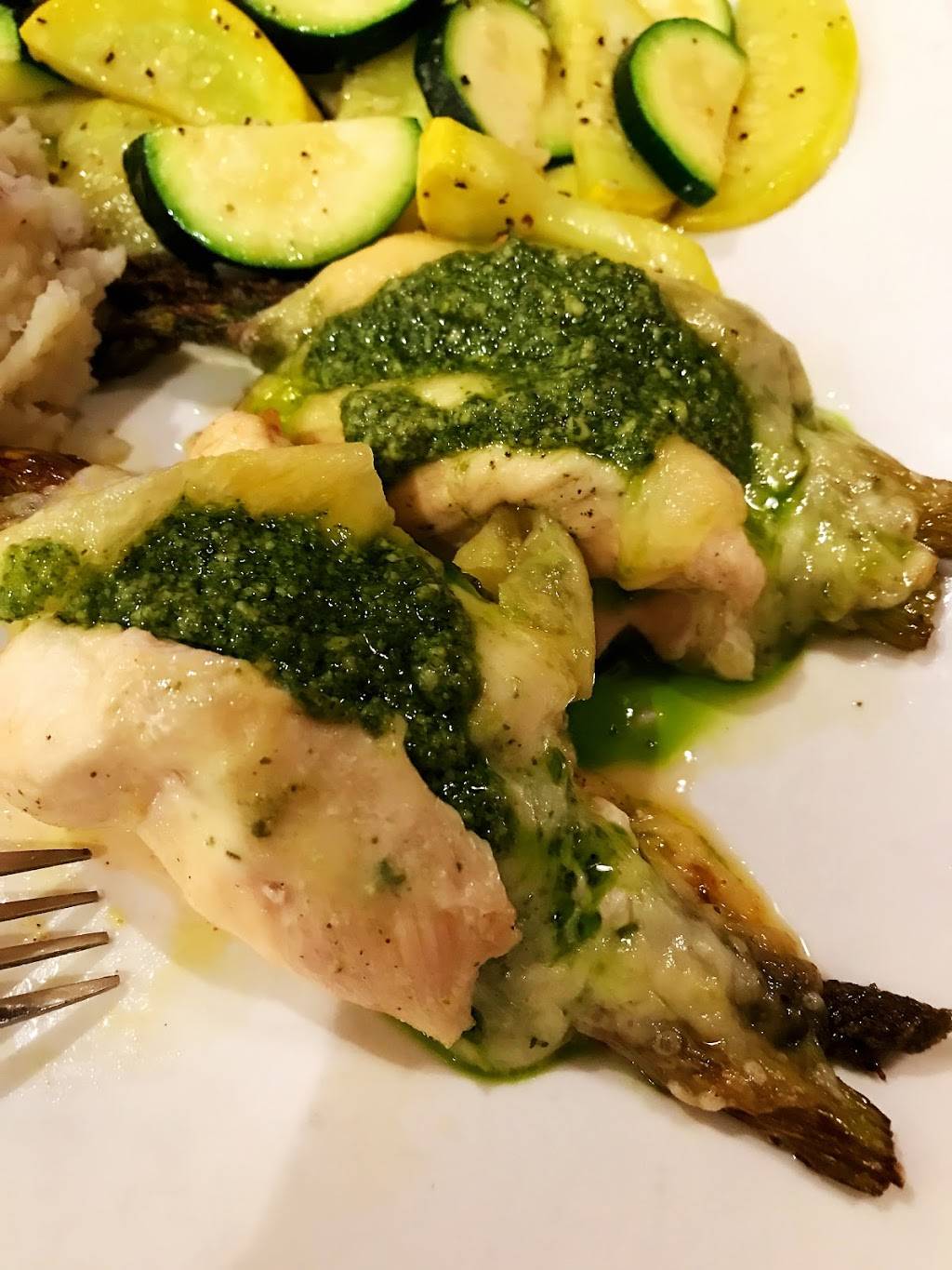 Stillwells Restaurant | restaurant | 40650 Village Dr, Big Bear Lake, CA 92315, USA | 8008663121 OR +1 800-866-3121