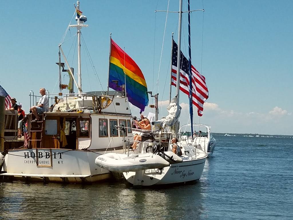 Top of the Bay | restaurant | 159 Dock Walk, Cherry Grove, NY 11782, USA | 6315976028 OR +1 631-597-6028