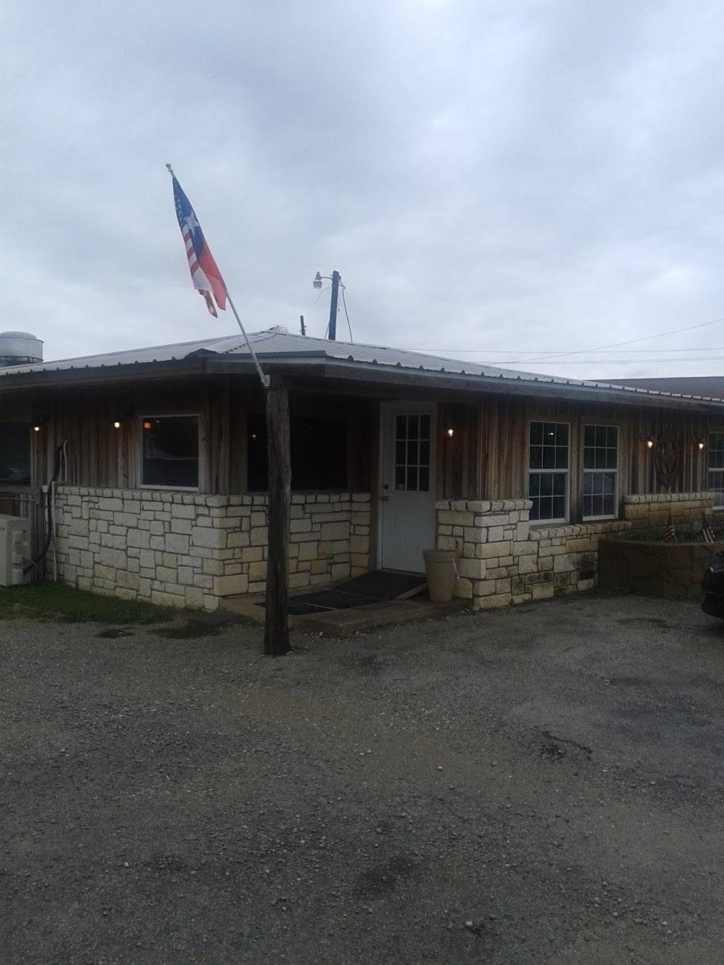 Shooters Cafe | restaurant | 1000-1098 TX-254 Loop, Ranger, TX 76470, USA | 2546471355 OR +1 254-647-1355