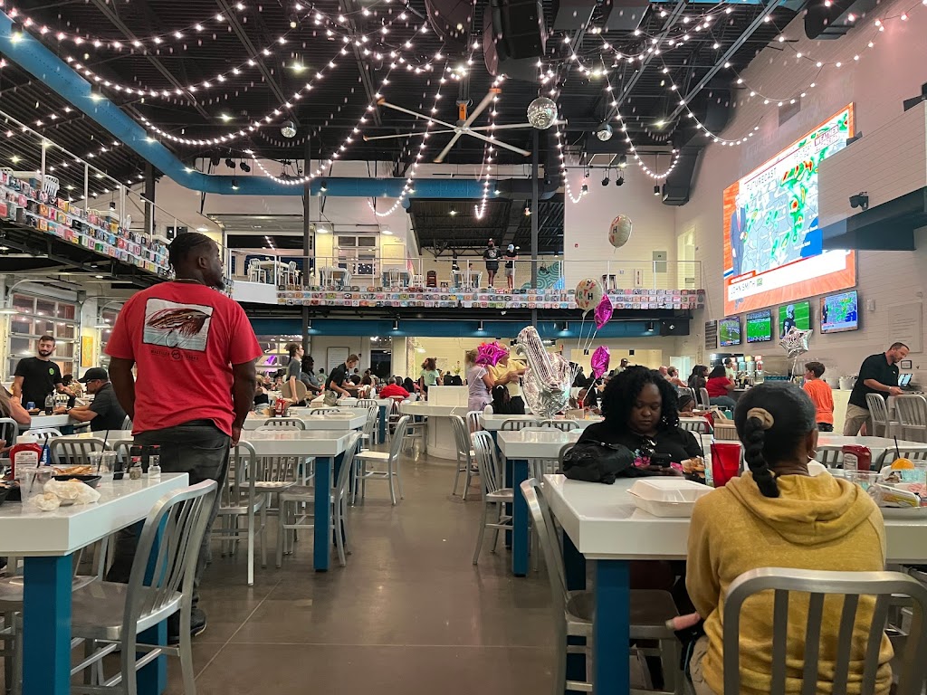 The Hangout | restaurant | 1181 Celebrity Cir, Myrtle Beach, SC 29577, USA | 8433859811 OR +1 843-385-9811