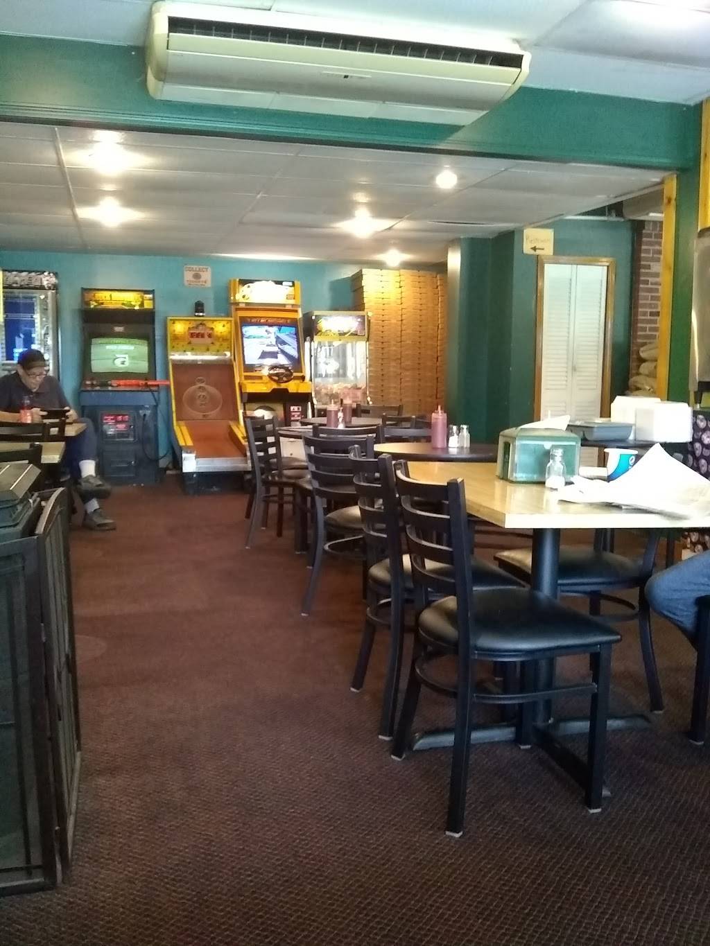 Rick & Dianes | restaurant | 62 Main St, Antrim, NH 03440, USA | 6035883388 OR +1 603-588-3388