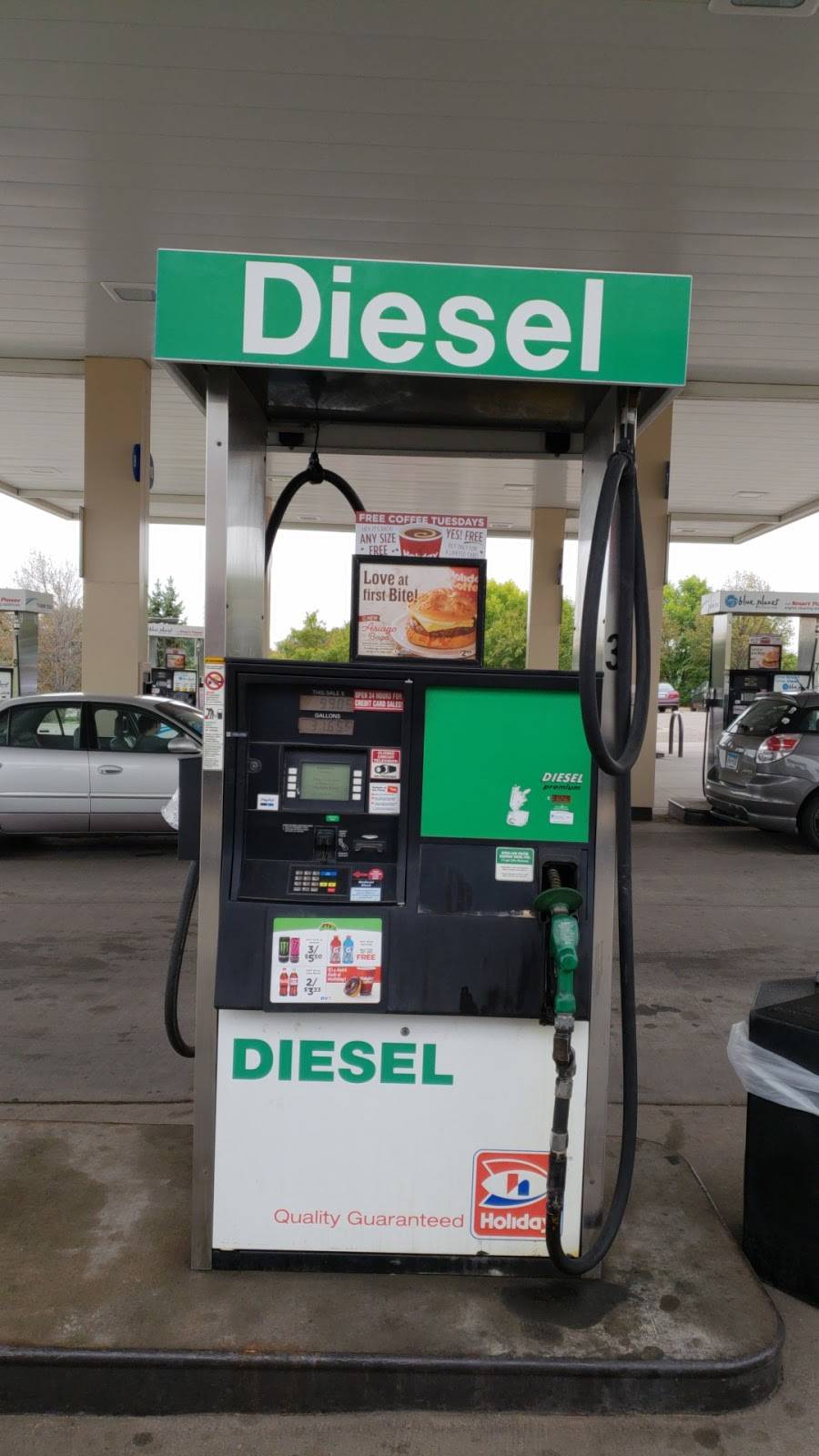 Holiday Stationstores | cafe | 1025 Hadley Ave N, Oakdale, MN 55128, USA | 6517300912 OR +1 651-730-0912