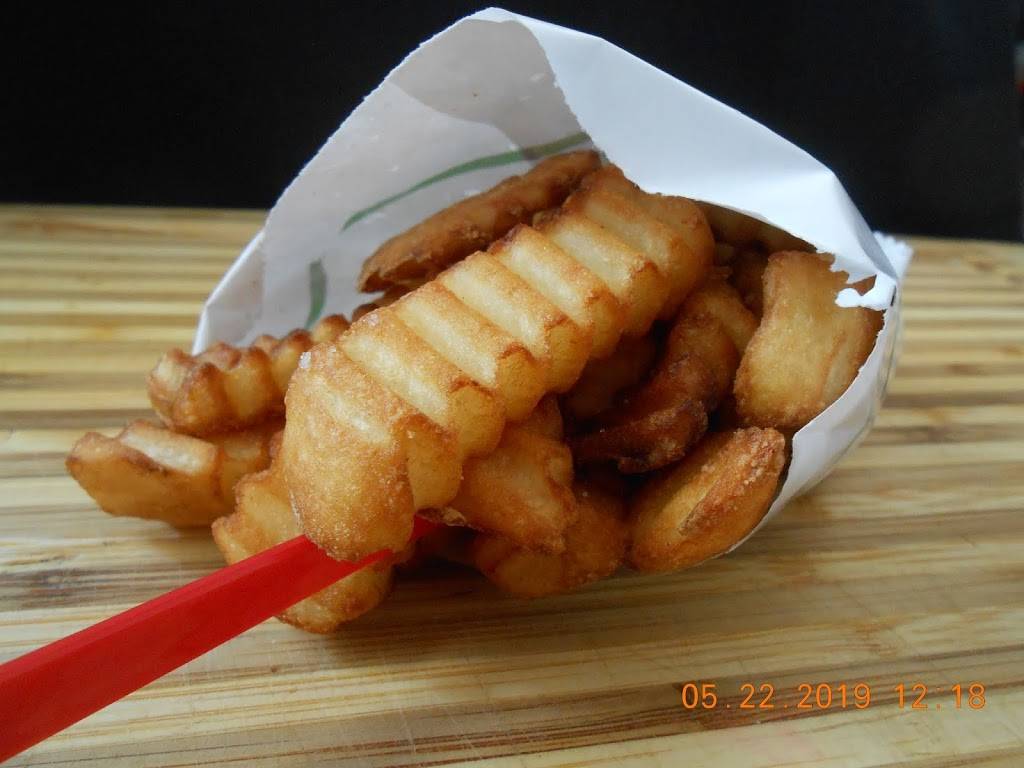 Nathans Famous Cape Coral | restaurant | 1897 Del Prado Blvd S, Cape Coral, FL 33990, USA | 2399451115 OR +1 239-945-1115