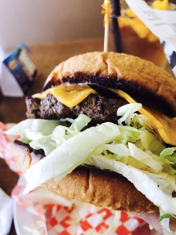 Kickback Jack’s | restaurant | 420 Red Banks Rd, Greenville, NC 27858, USA | 2523290400 OR +1 252-329-0400