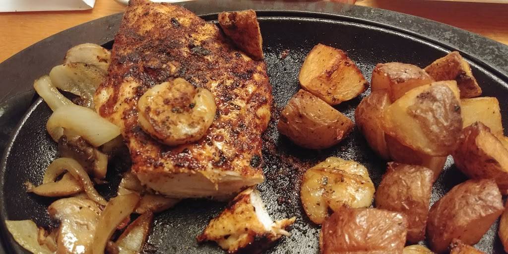 Applebees Grill + Bar | restaurant | 320 MacDade Boulevard, Folsom, PA 19033, USA | 6104617573 OR +1 610-461-7573