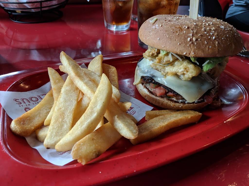 Red Robin Gourmet Burgers and Brews | restaurant | 8501 NW Prairie View Rd, Kansas City, MO 64153, USA | 8163818553 OR +1 816-381-8553