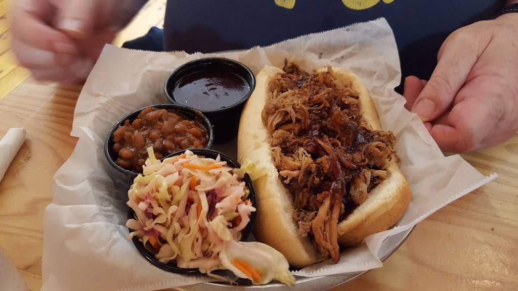 The Humble Hog | restaurant | 125 S Market St, Paxton, IL 60957, USA | 2175791082 OR +1 217-579-1082