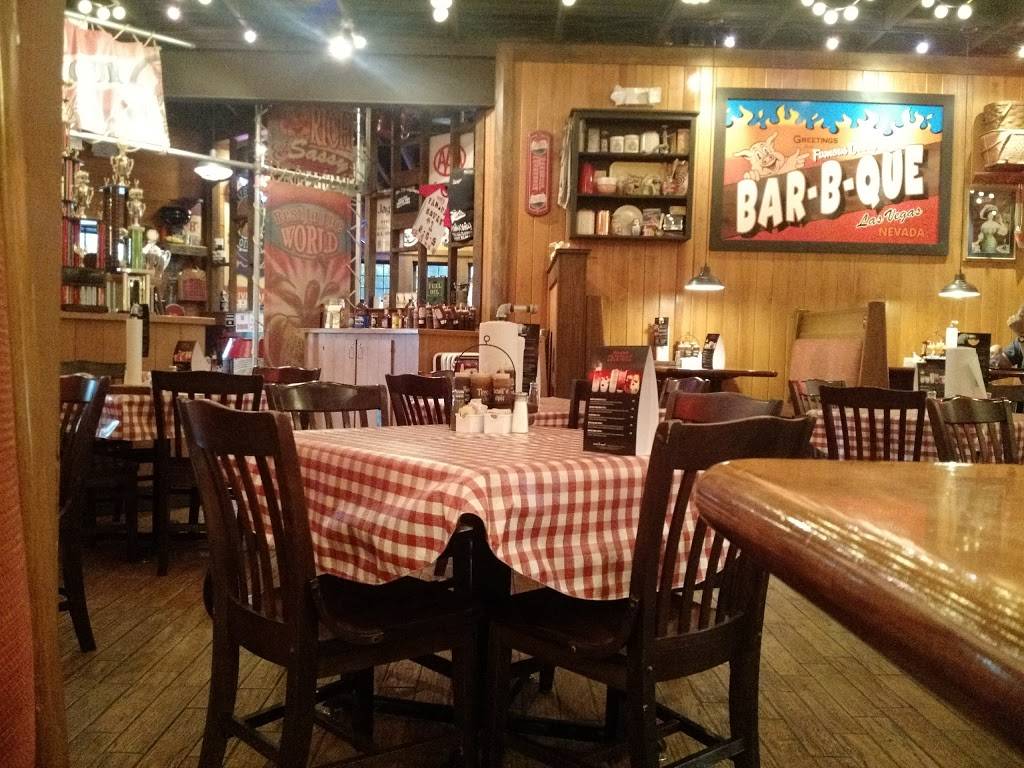 Famous Daves Bar-B-Que | restaurant | 4390 Blue Diamond Rd, Las Vegas, NV 89139, USA | 7026337427 OR +1 702-633-7427