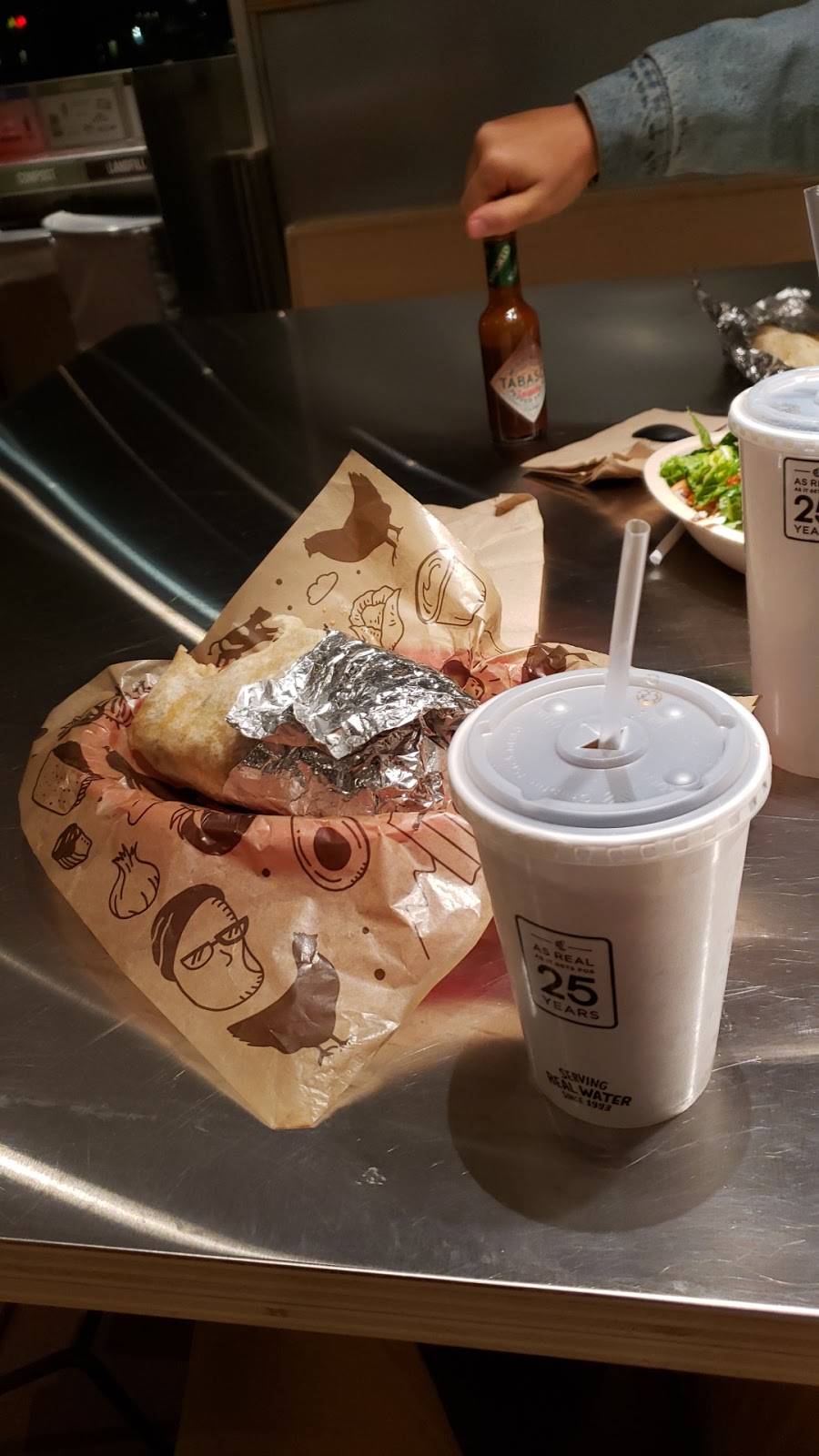 Chipotle Mexican Grill | restaurant | 1205 S Havana St b1, Aurora, CO 80012, USA | 3033693700 OR +1 303-369-3700