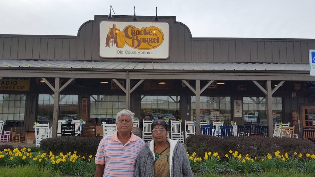 Cracker Barrel Old Country Store | restaurant | 7810 Interstate Dr, Erie, PA 16509, USA | 8148682500 OR +1 814-868-2500