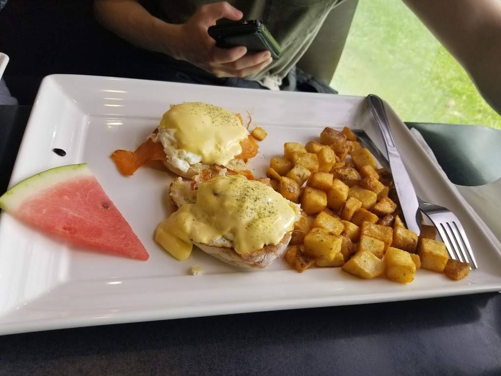 Giggling Tomatoes | restaurant | 2280 Bovaird Dr E, Brampton, ON L6R 3J5, Canada | 9057896419 OR +1 905-789-6419