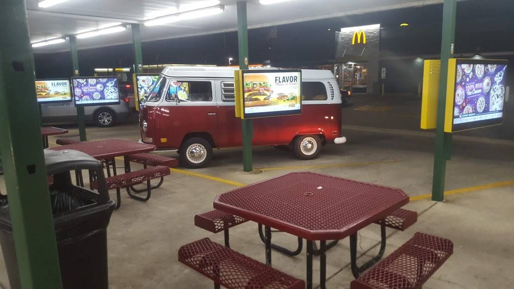 Sonic Drive-In | restaurant | 2000 N Dirksen Pkwy, Springfield, IL 62702, USA | 2177891000 OR +1 217-789-1000