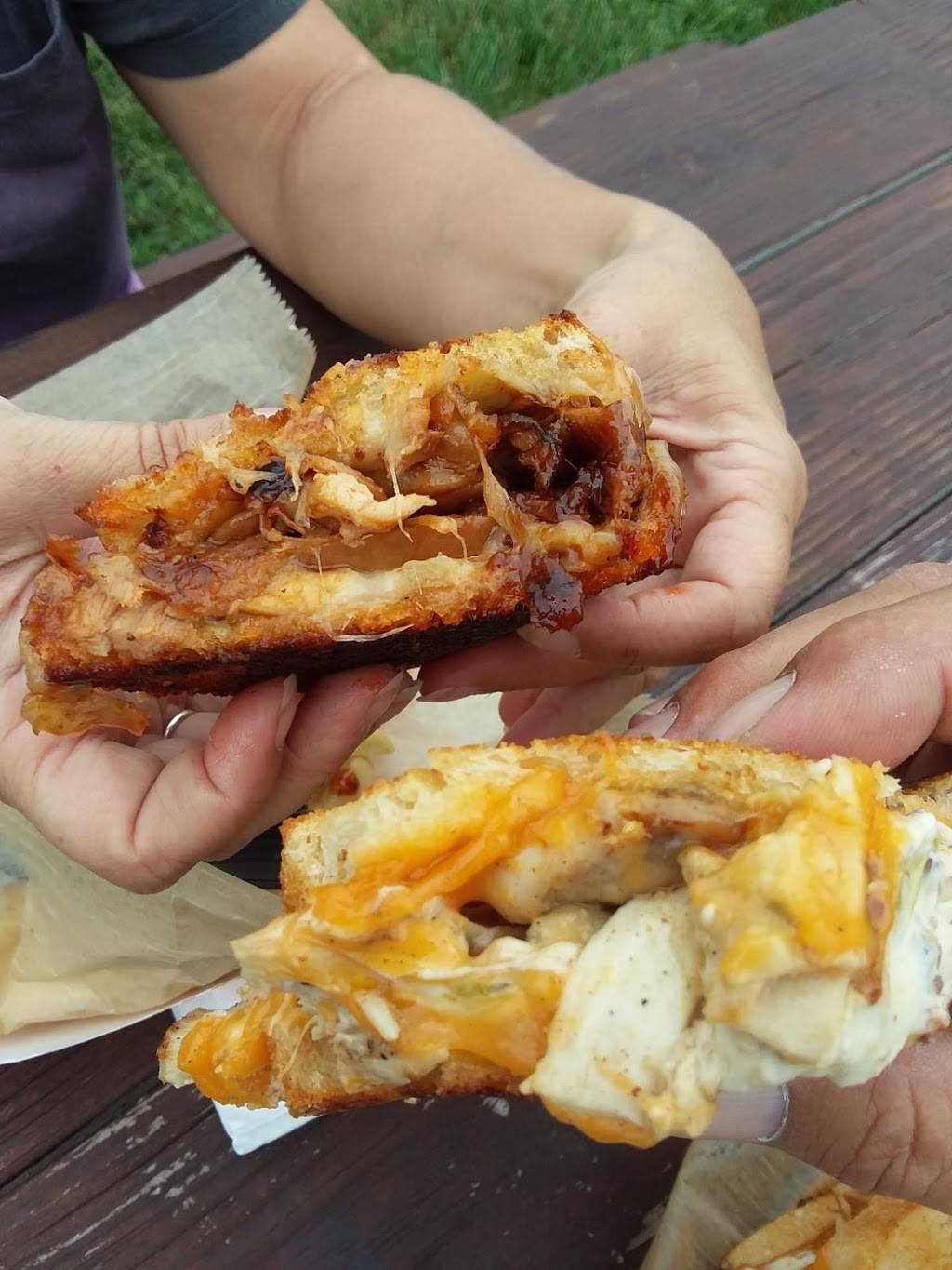 Knight & Day Sandwich Pub | restaurant | 838 Lima Rd, Kendallville, IN 46755, USA | 2602424633 OR +1 260-242-4633