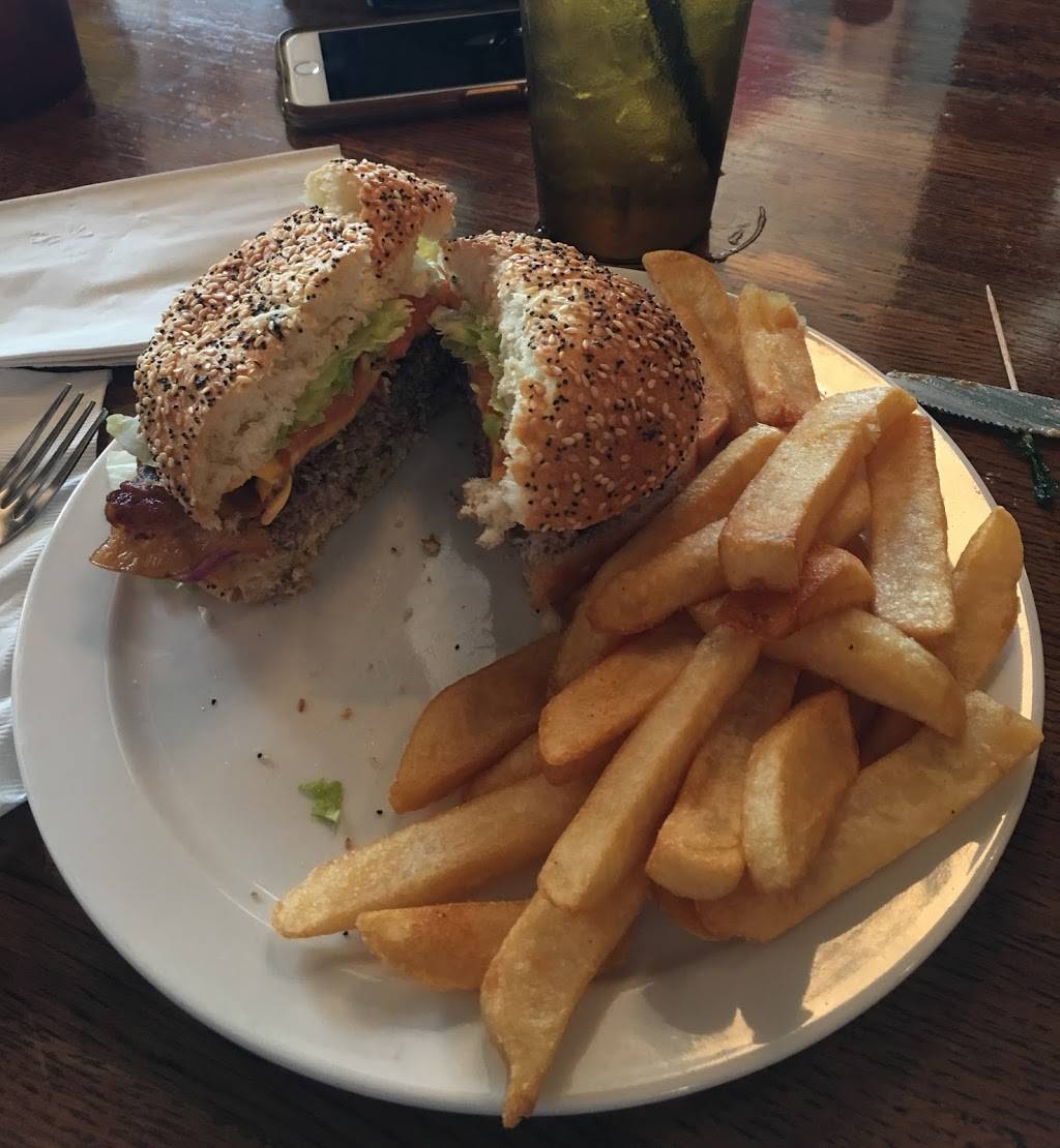 Tractors Classic American Grill | restaurant | 124 S High St, Jackson, MO 63755, USA | 5732430340 OR +1 573-243-0340