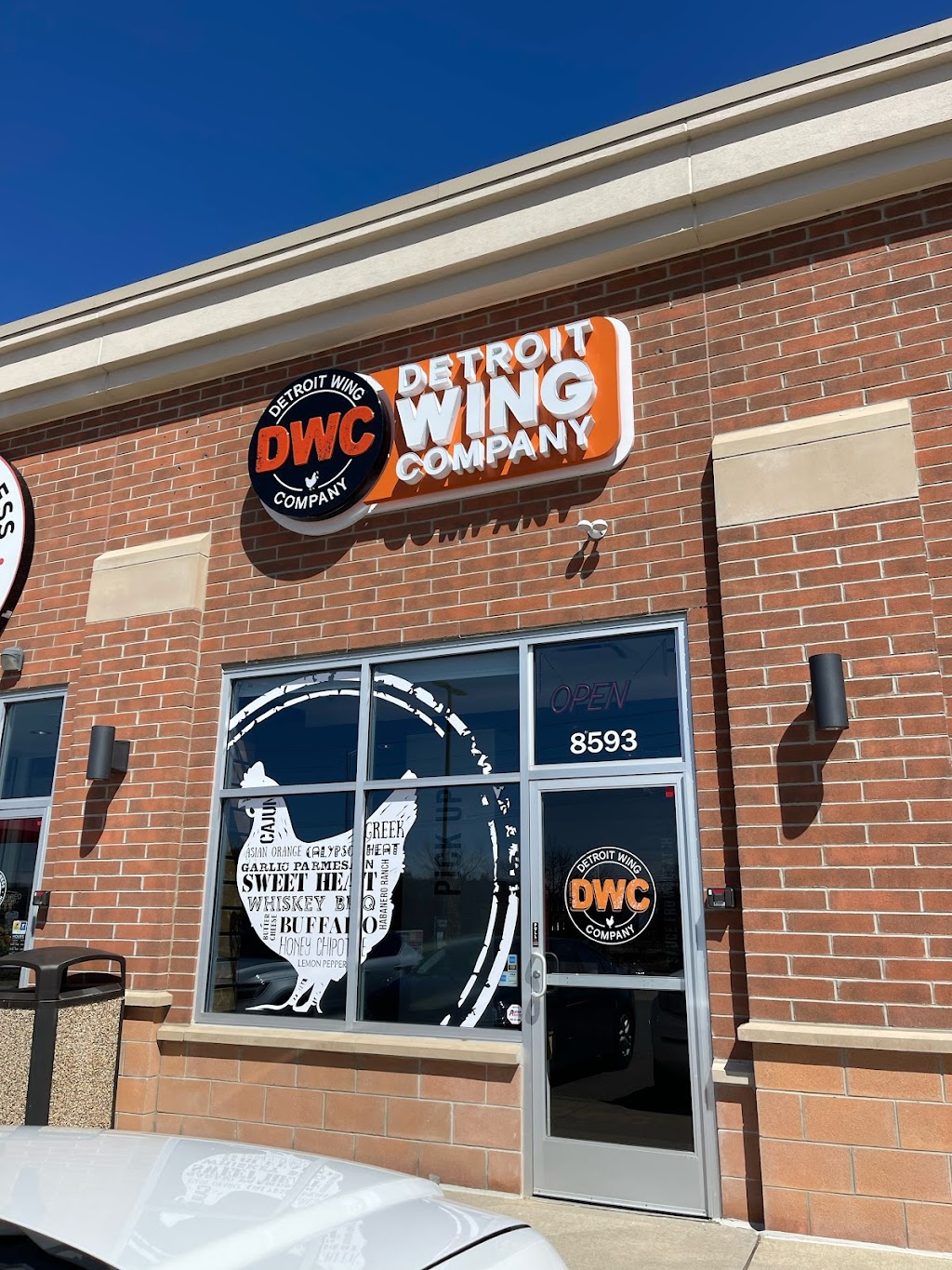 Detroit Wing Company | restaurant | 8593 W Grand River Rd, Brighton, MI 48116, USA | 8106263388 OR +1 810-626-3388