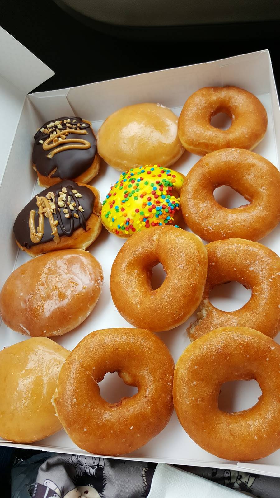 Krispy Kreme | cafe | 6700 Westworth Blvd, Westworth Village, TX 76114, USA | 8173727508 OR +1 817-372-7508