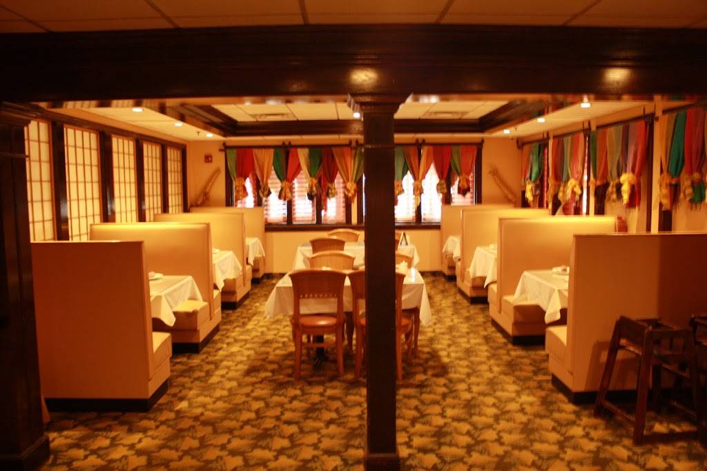 Seven Moons North Kingstown | restaurant | 6900 Post Rd, North Kingstown, RI 02852, USA | 4018858383 OR +1 401-885-8383
