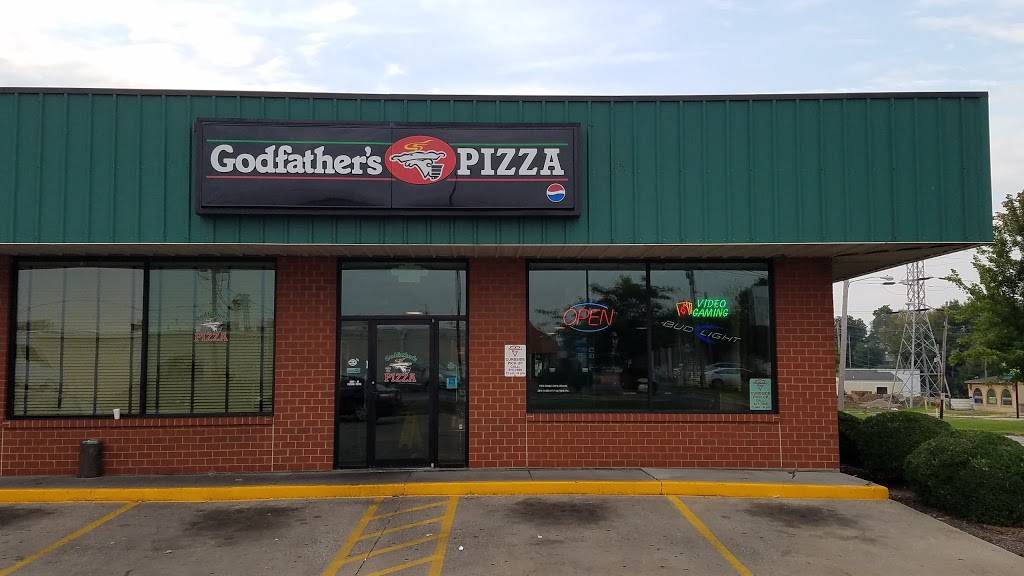 Godfathers Pizza | restaurant | 2860 N Main St, Decatur, IL 62526, USA | 2178757000 OR +1 217-875-7000