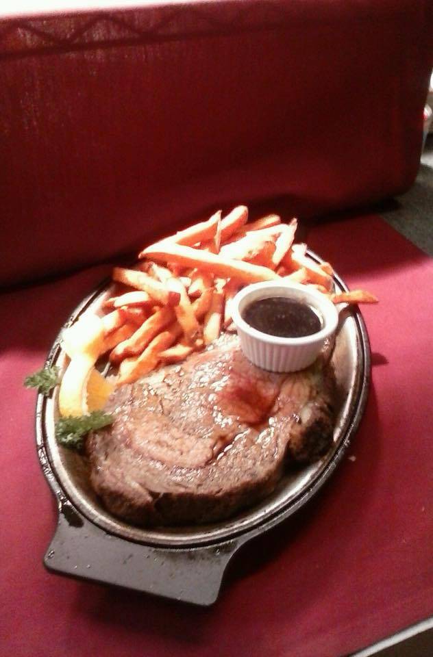 Emerson Lake Inn | restaurant | 7786 US-10, Walhalla, MI 49458, USA | 2317572385 OR +1 231-757-2385