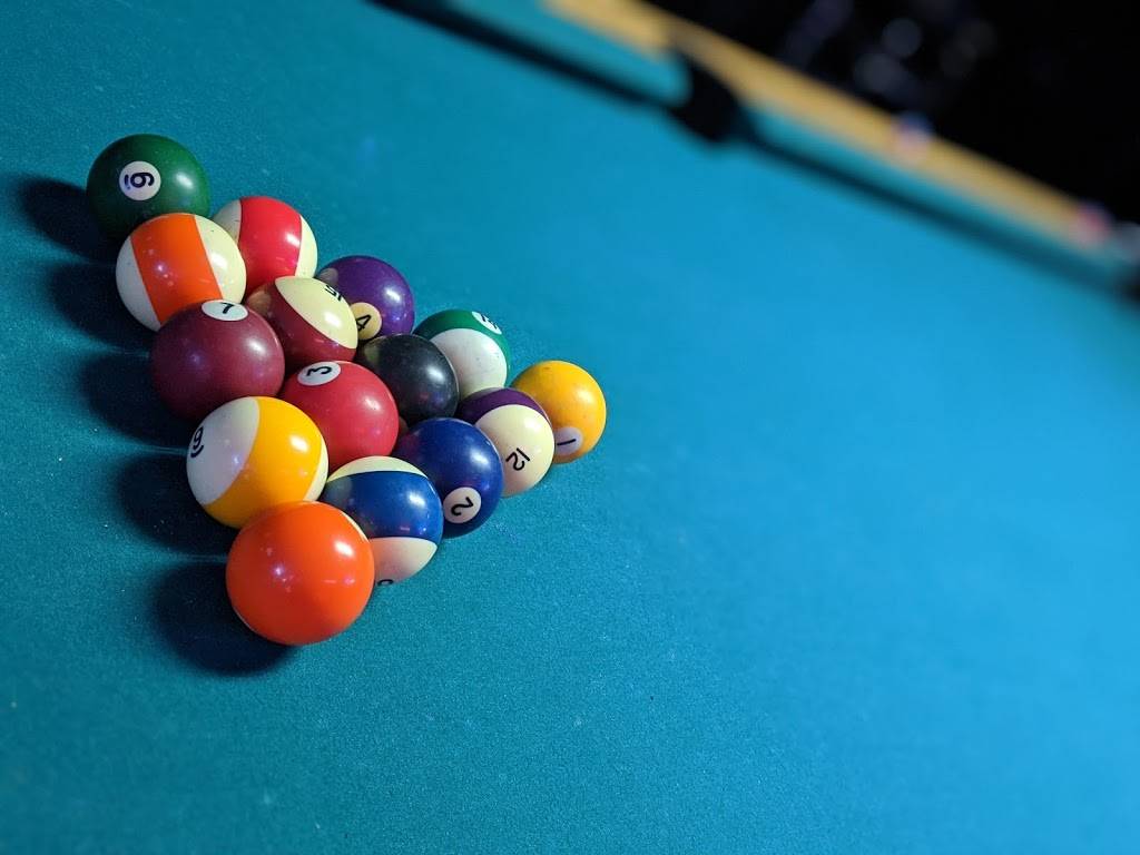 Mr. Luckys Pub | restaurant | 358 Mooney Pond Rd #1402, Farmingville, NY 11738, USA | 6317329076 OR +1 631-732-9076