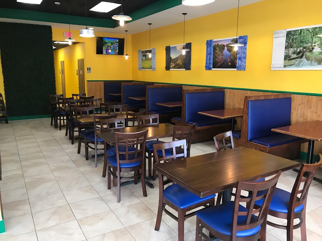 Hot Off De Grill | restaurant | 17085 Pines Blvd, Pembroke Pines, FL 33027, USA | 9545895334 OR +1 954-589-5334