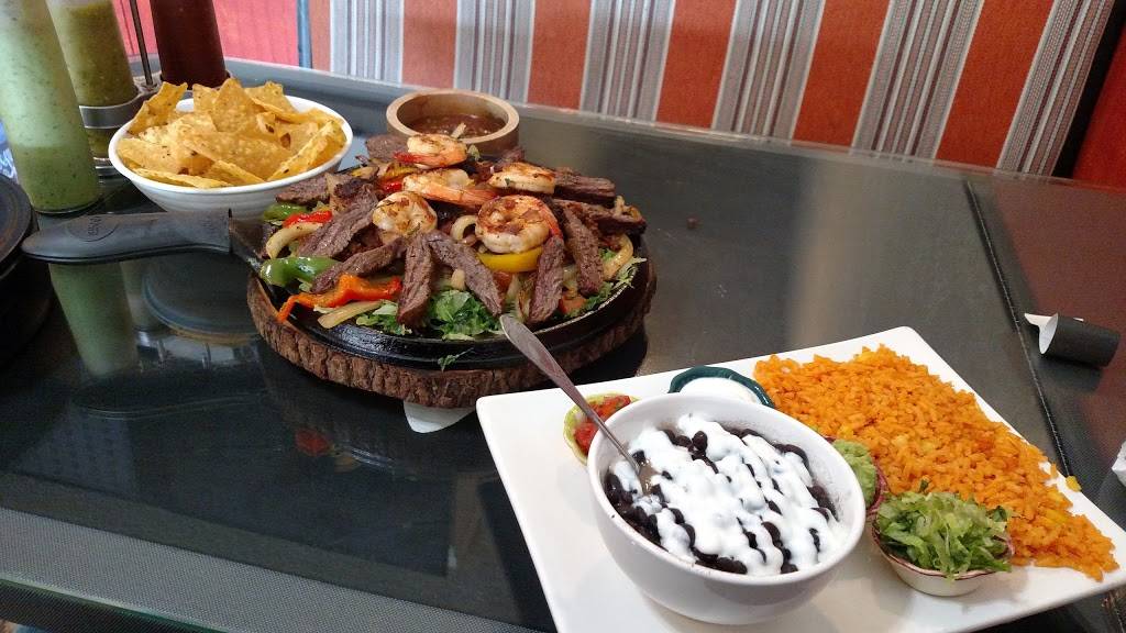 Bien Chido Mexican Grill | restaurant | 10 N Center St, Plano, IL 60545, USA | 6302732685 OR +1 630-273-2685