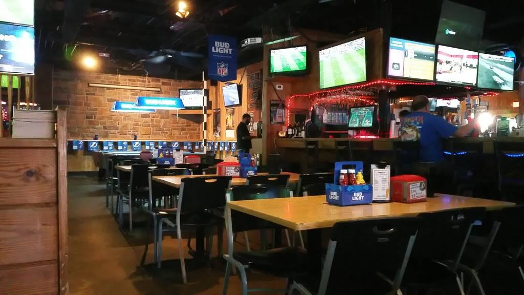 Prime Time Sports Grill | restaurant | 14404 N Dale Mabry Hwy, Tampa, FL 33618, USA | 8139080780 OR +1 813-908-0780