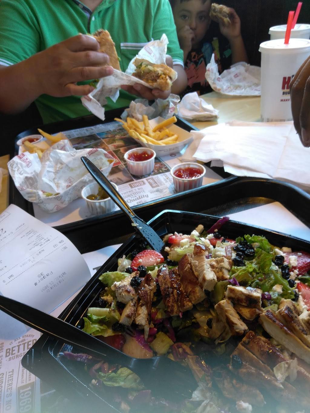 The Habit Burger Grill | meal takeaway | 118 Plaza Dr, Vallejo, CA 94591, USA | 7076444432 OR +1 707-644-4432