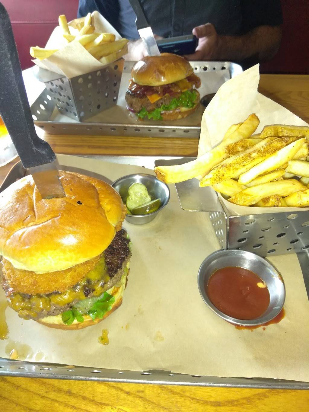 Chilis Grill & Bar | meal takeaway | 530 E Merritt Island Causeway, Merritt Island, FL 32952, USA | 3214544738 OR +1 321-454-4738